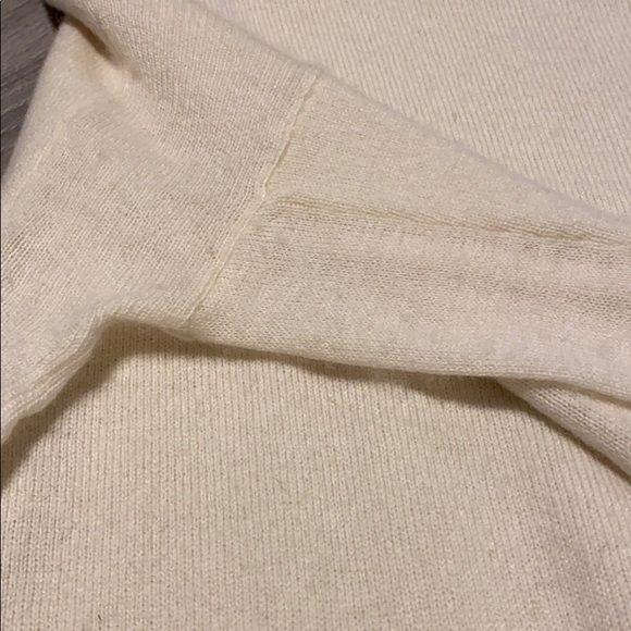 Vince Ivory CASHMERE Light Weight Sweater!! - Picture 7 of 7